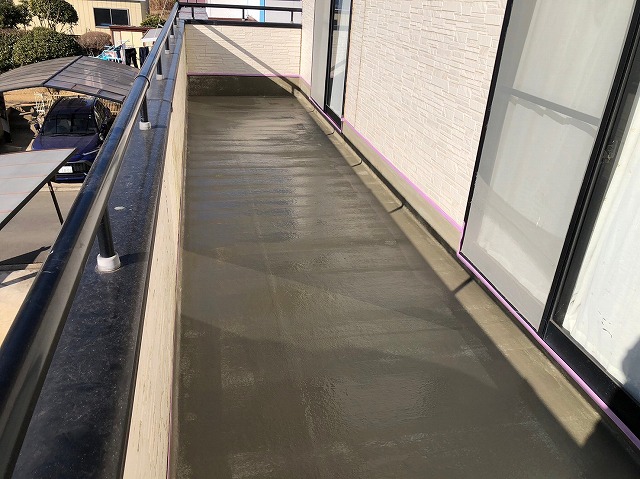 ポリエステル樹脂の塗布完了